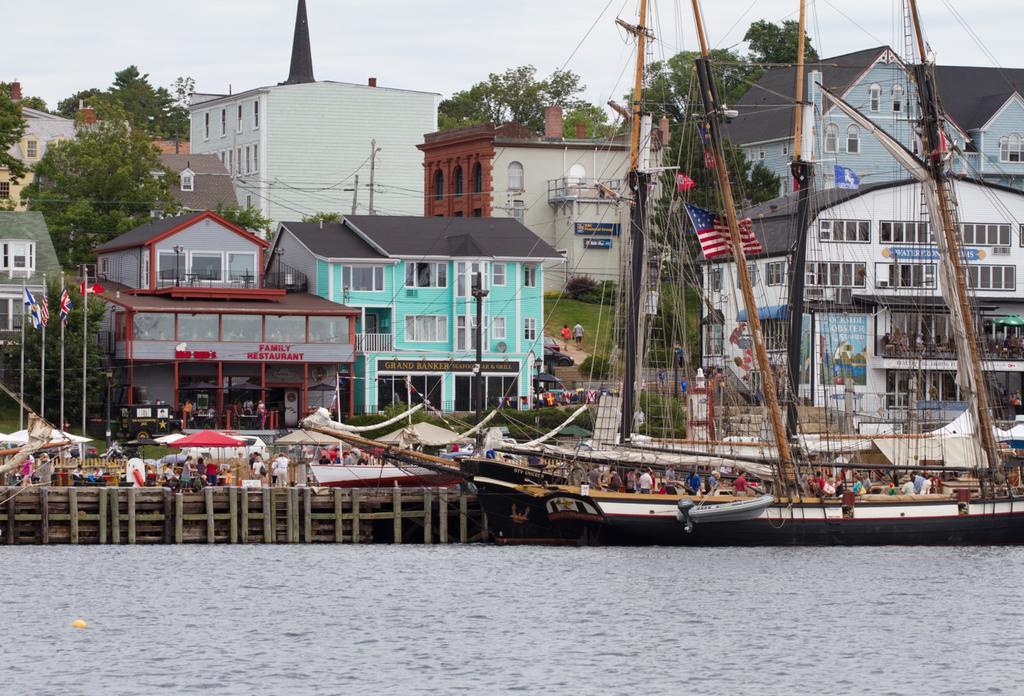 Brigantine Inn Lunenburg Exterior photo