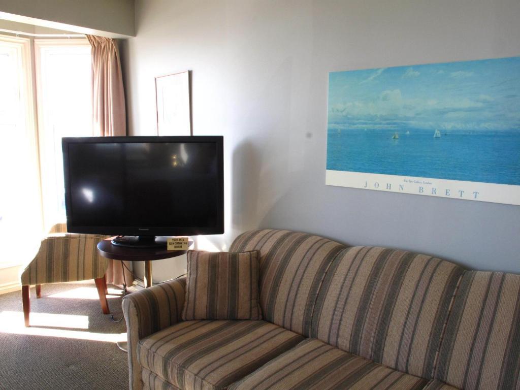 Brigantine Inn Lunenburg Room photo